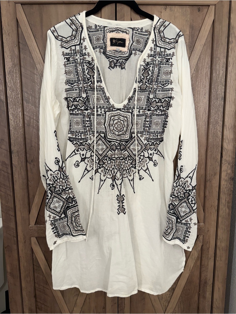 BIYA by Johnny Was Boho Embroidered White Tunic with Black Geometric Motif
